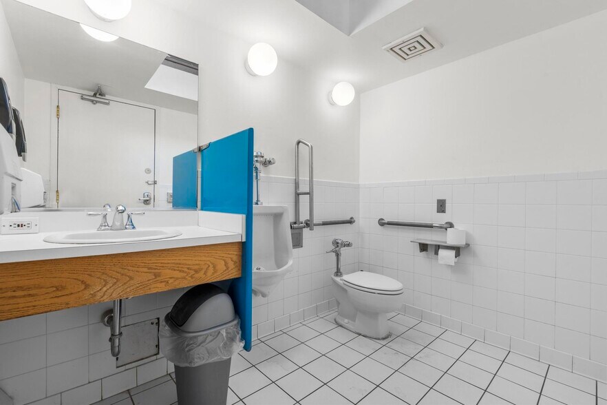 More Photos Of 385 Main St, West Haven Medical For Sale