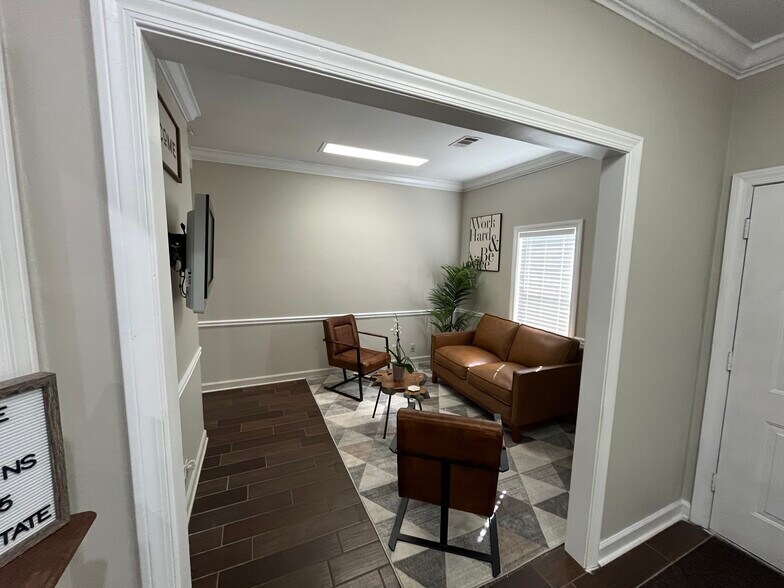 More Photos Of 850 Kennesaw Ave NW, Marietta Medical For Lease