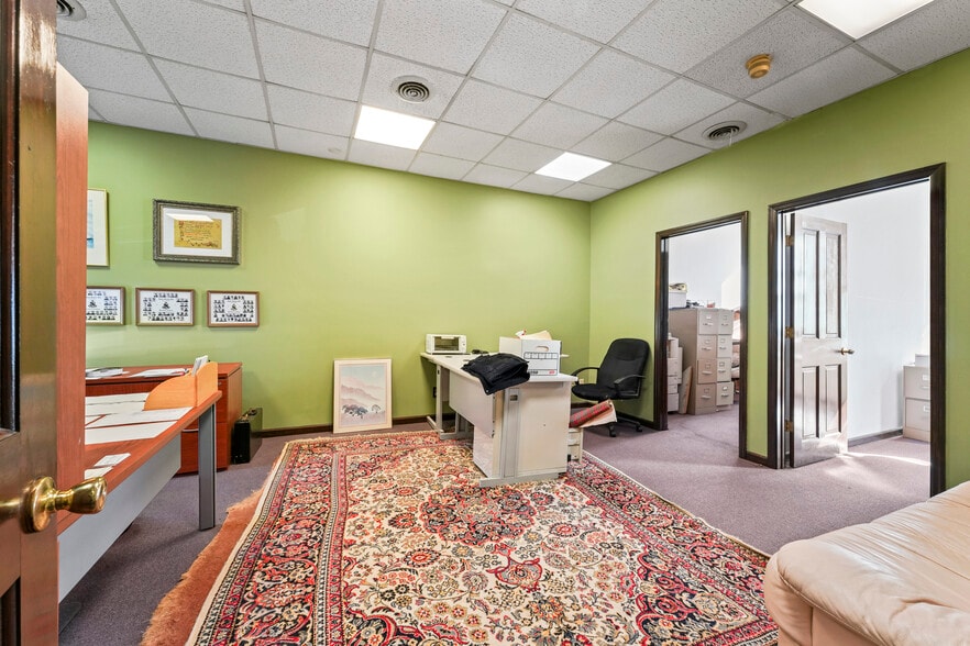 More Photos Of 132-134 S Swan St, Albany Office Residential For Sale