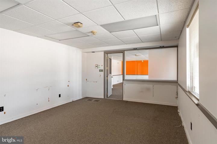 More Photos Of 915 N Hanover St, Elizabethtown Medical For Sale