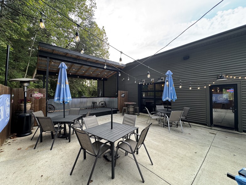 More Photos Of 4040 State Road 46 E, Nashville Restaurant For Sale