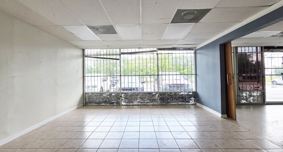 More Photos Of 6417-6433 Bissonnet St, Houston Unknown For Lease