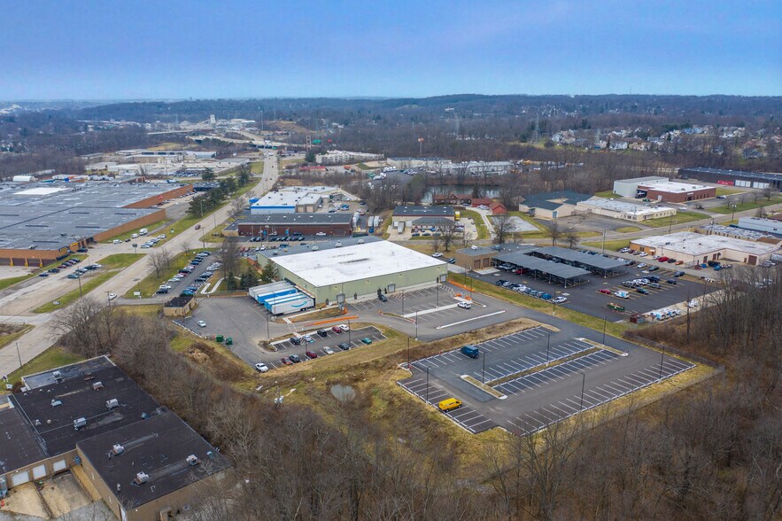 More Photos Of 2823 Gilchrist Rd, Akron Warehouse For Lease