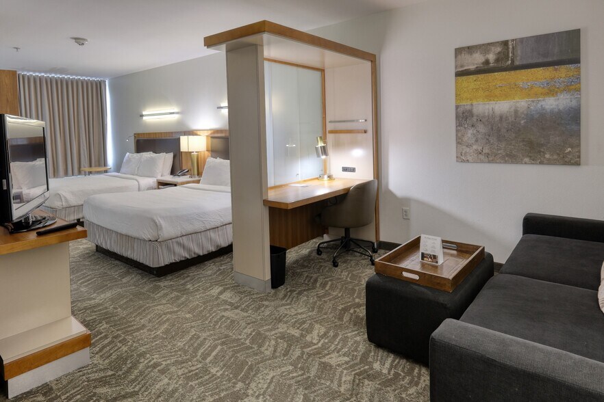 More Photos Of 2120 Nasa 1 Rd, Seabrook Hotel For Sale