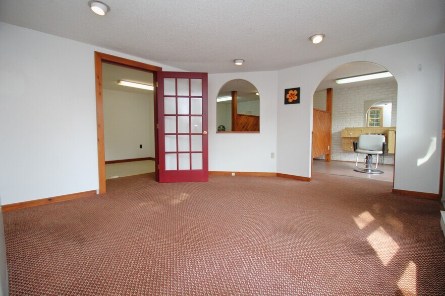 More Photos Of 107 Water Street, Farmington Office For Sale