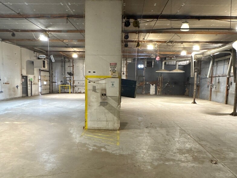 More Photos Of 912 Pittsburgh Rd, Butler Unknown For Lease