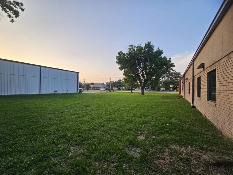 More Photos Of 2012 Broadway St, Pearland Land For Sale