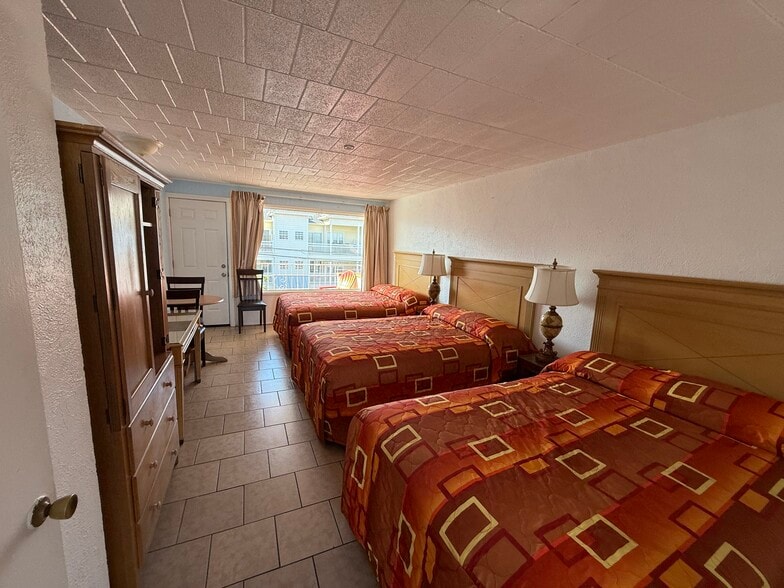 More Photos Of 4711 Atlantic Ave, Wildwood Hotel For Sale