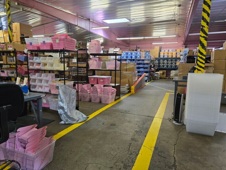 More Photos Of 2205 N Hollywood Way, Burbank Service For Lease