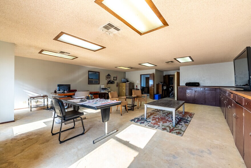 More Photos Of 397 E Evan Hewes Hwy, El Centro Auto Repair For Sale