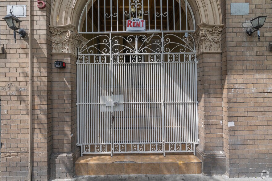 More Photos Of 315 25th St, Richmond Apartments For Sale