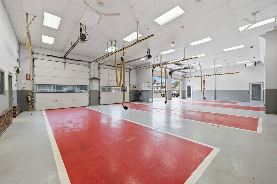 More Photos Of 525 Oakland Ave, Berlin Flex For Lease