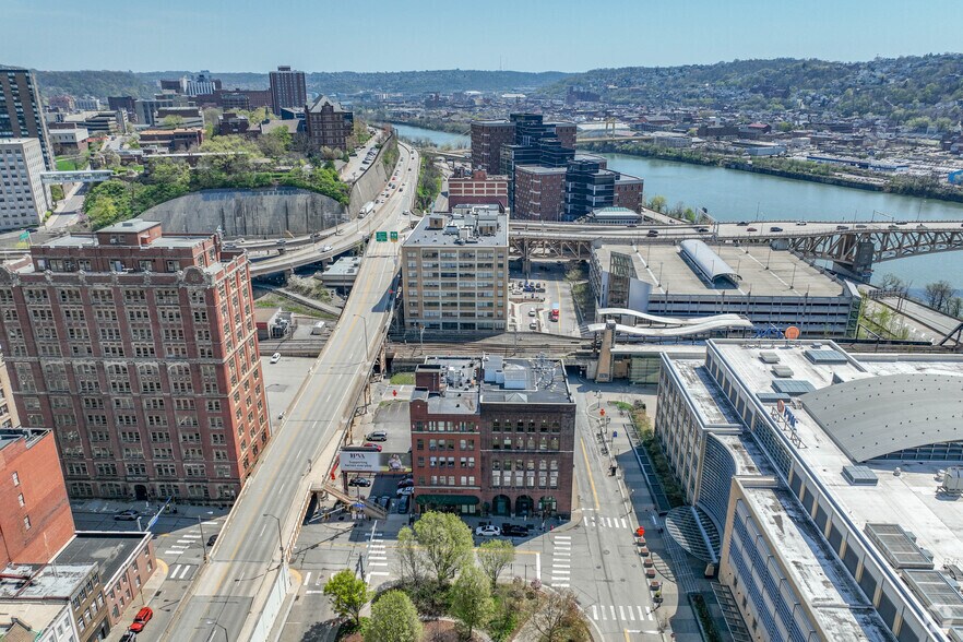 More Photos Of 100 Ross St, Pittsburgh Office For Lease