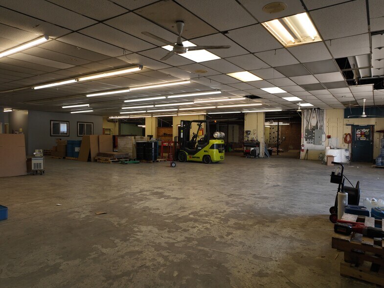 More Photos Of 9 Cornell St, Kingston Warehouse For Sale