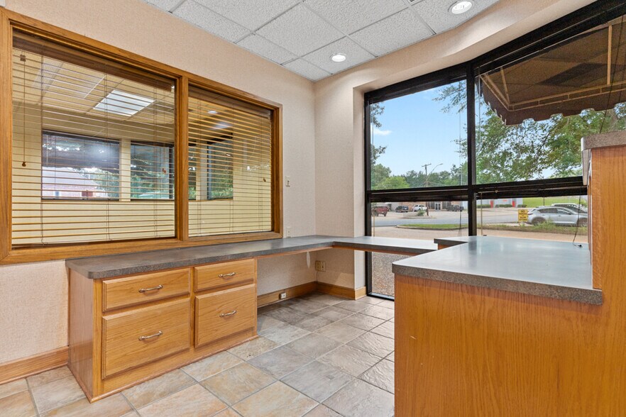 More Photos Of 915 Judson Rd, Longview Office Residential For Sale