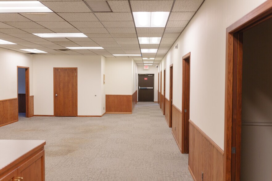 More Photos Of 4024 Washington Ave N, Minneapolis Warehouse For Lease