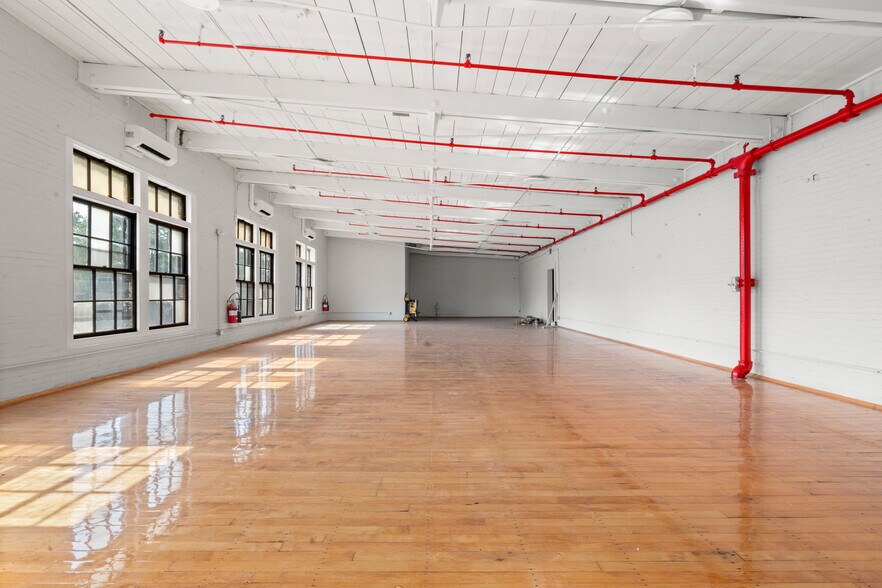 More Photos Of 56 Sterling St, Clinton Manufacturing For Lease