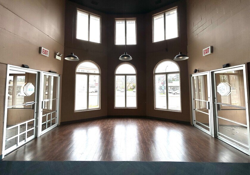 More Photos Of 6000 N Lincoln Ave, Chicago Land For Lease