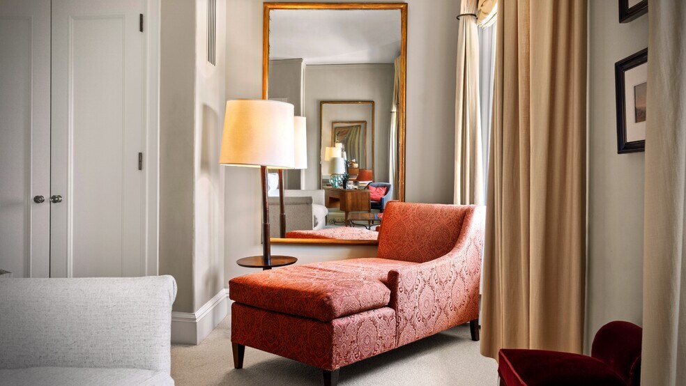 More Photos Of 11 Hawthorne Rd, Lenox Hotel For Sale
