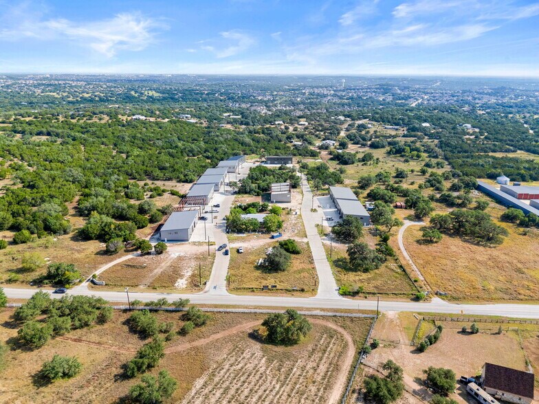 More Photos Of 10020 Darden Hill Rd, Austin Light Distribution For Lease