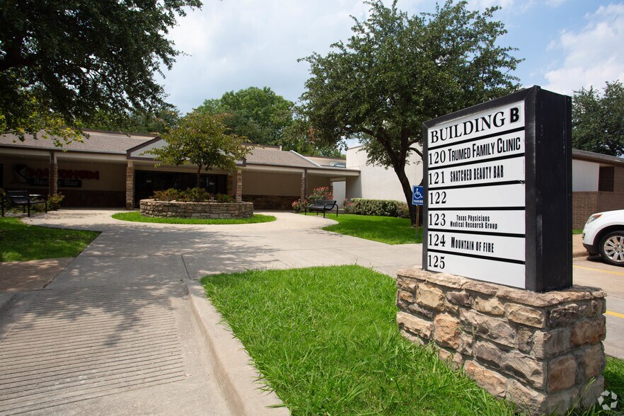More Photos Of 2801 Osler Dr, Grand Prairie Medical For Lease