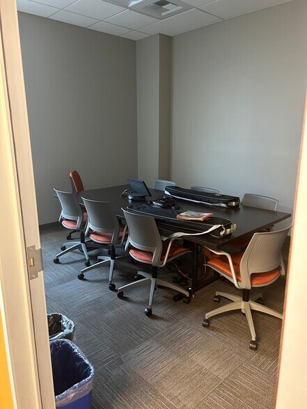 More Photos Of 823 Park East Blvd, Lafayette Office For Lease