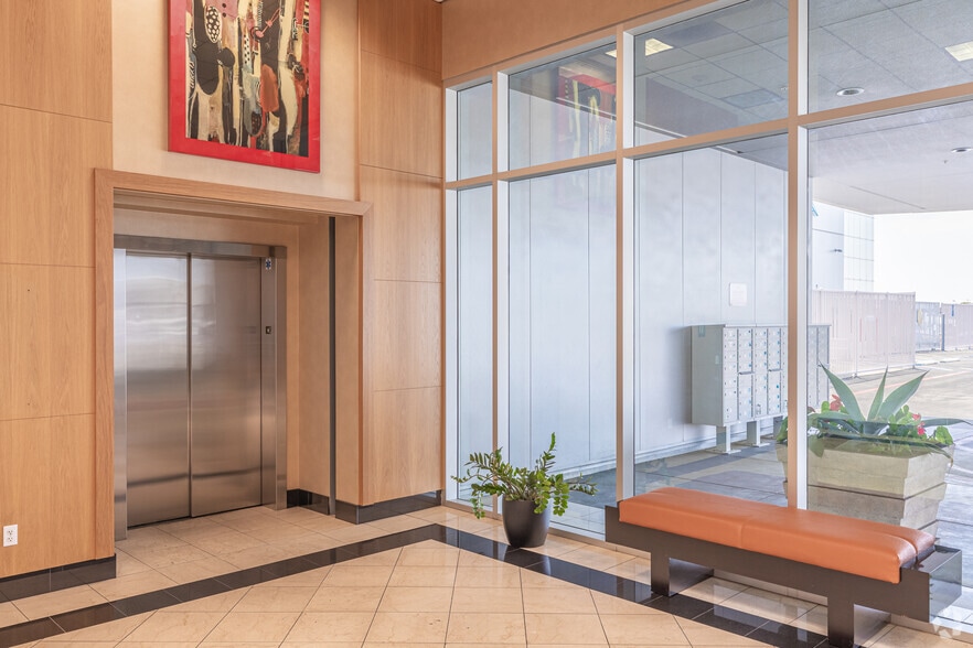 More Photos Of 2100 Palomar Airport Rd, Carlsbad Unknown For Lease