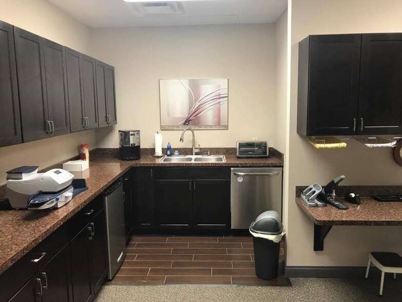 More Photos Of 8050-8070 Washington Village Dr, Dayton Flex For Lease