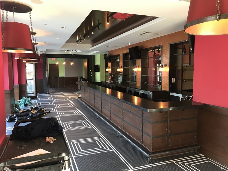 More Photos Of 1 Walker Ave, Clarendon Hills Office For Lease