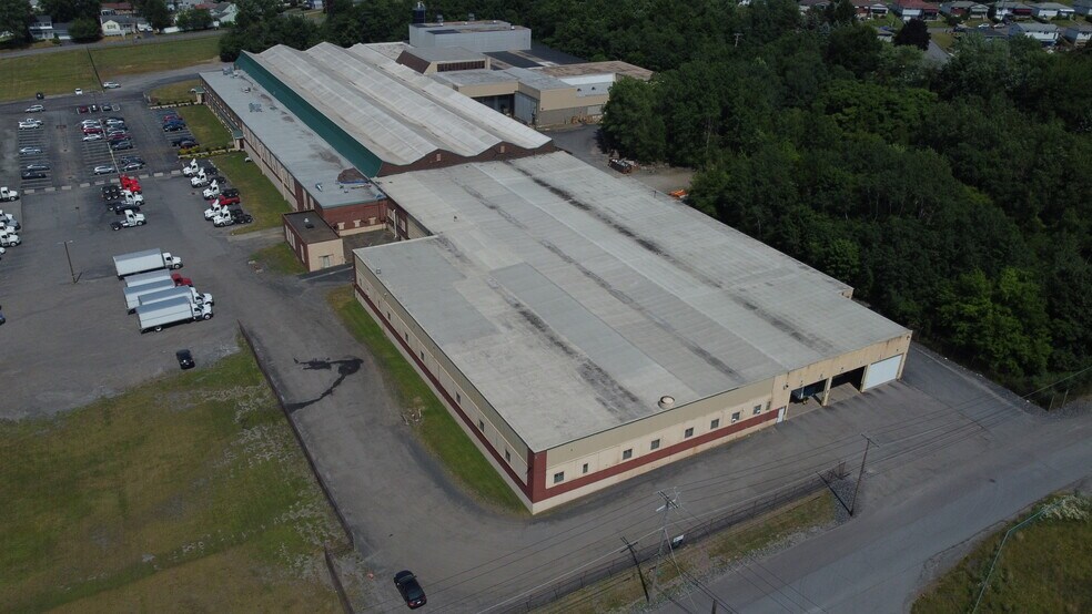 More Photos Of 600 Sanders St, Scranton Warehouse For Lease