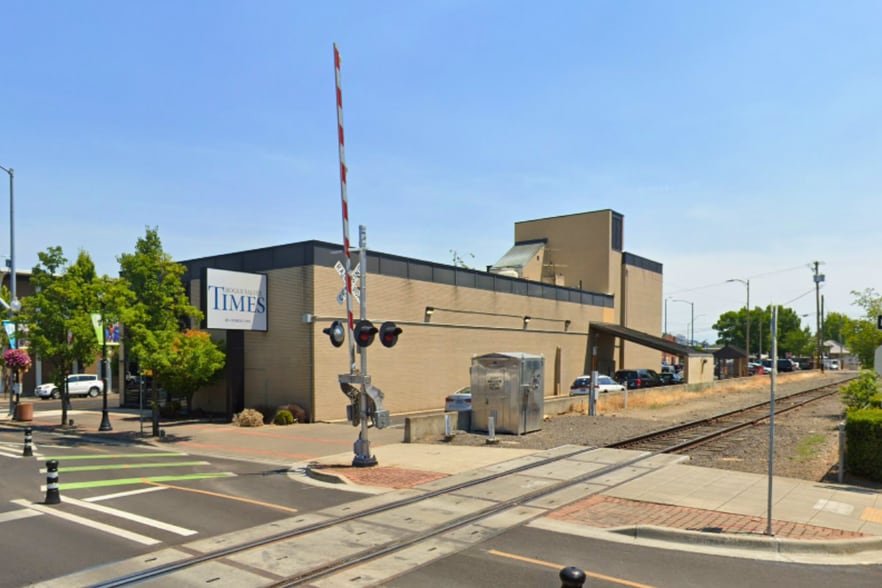 Primary Photo Of 2 E Main St, Medford Bank For Lease
