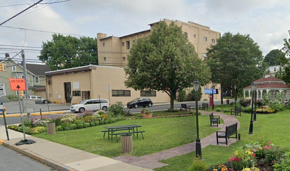 More Photos Of 52 N 2nd St, Coplay Flex For Lease