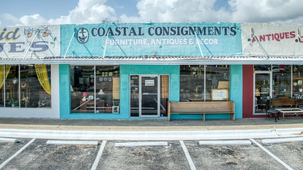 More Photos Of 4321-4343 S Alameda St, Corpus Christi Storefront For Sale