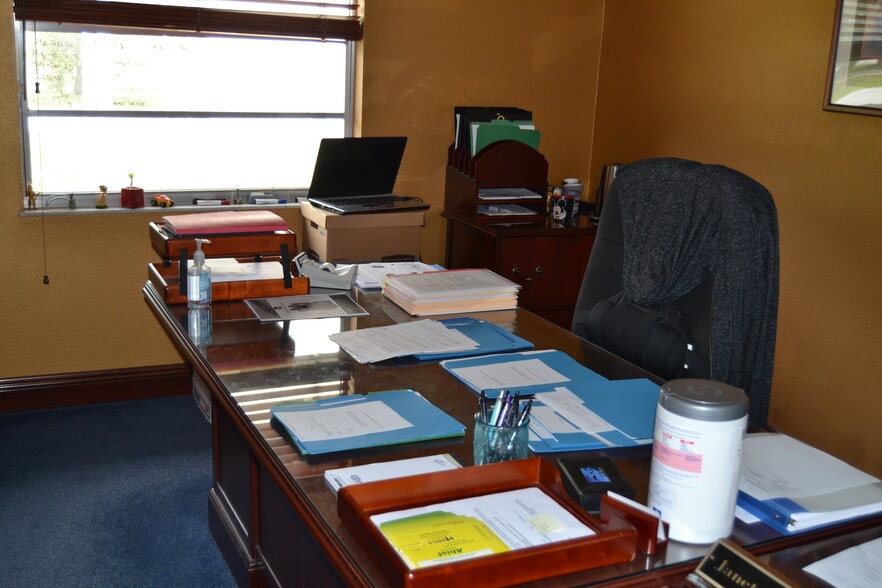 More Photos Of 16255 Aviation Loop Dr, Brooksville Manufacturing For Lease