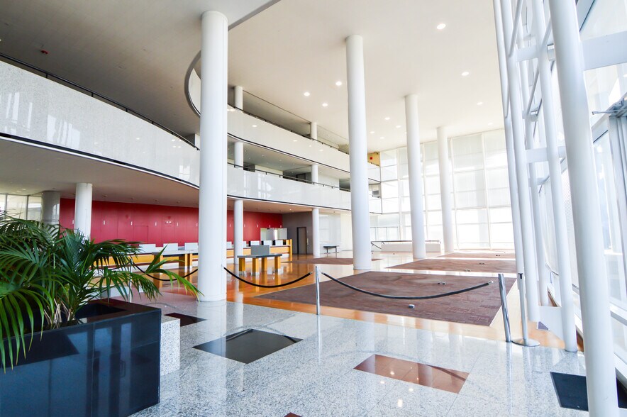 More Photos Of 40 NE Loop 410, San Antonio Office For Sale