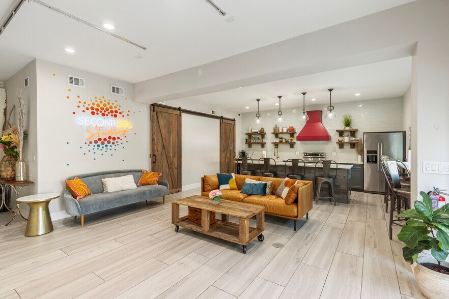 More Photos Of 2229-2233 Nursery Rd, Clearwater Loft Creative Space For Sale