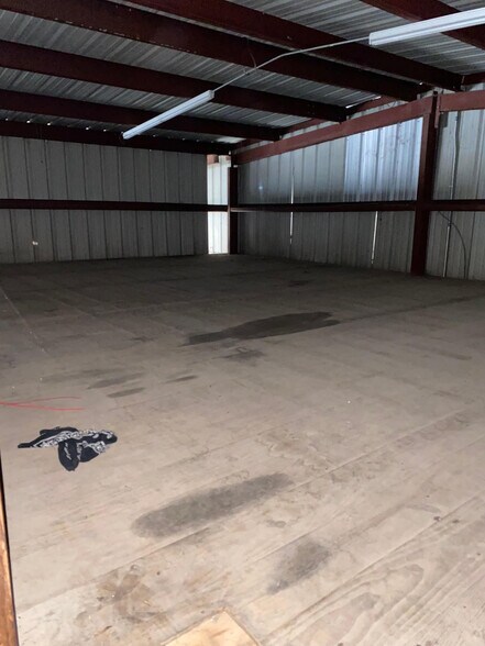 More Photos Of 1310 N ML King Jr Pky, Beaumont Light Manufacturing For Sale