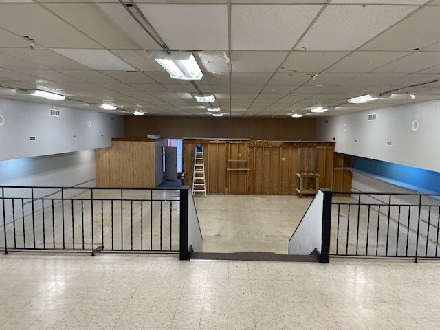 More Photos Of 113 Main St S, Stewartville Storefront For Lease