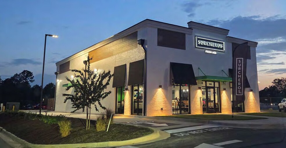 Primary Photo Of 2330 Memorial Dr, Waycross Restaurant For Sale