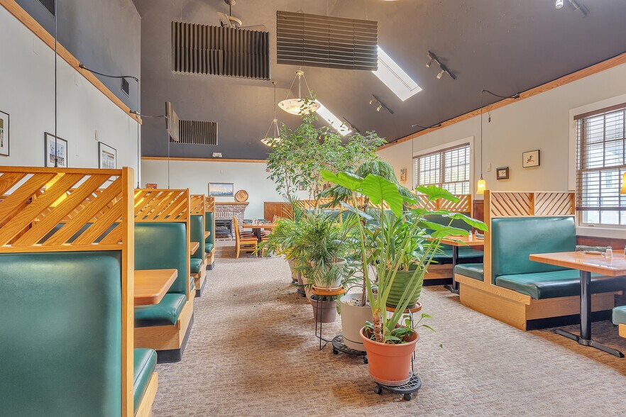 More Photos Of 1 Princeton St, Jefferson Restaurant For Sale