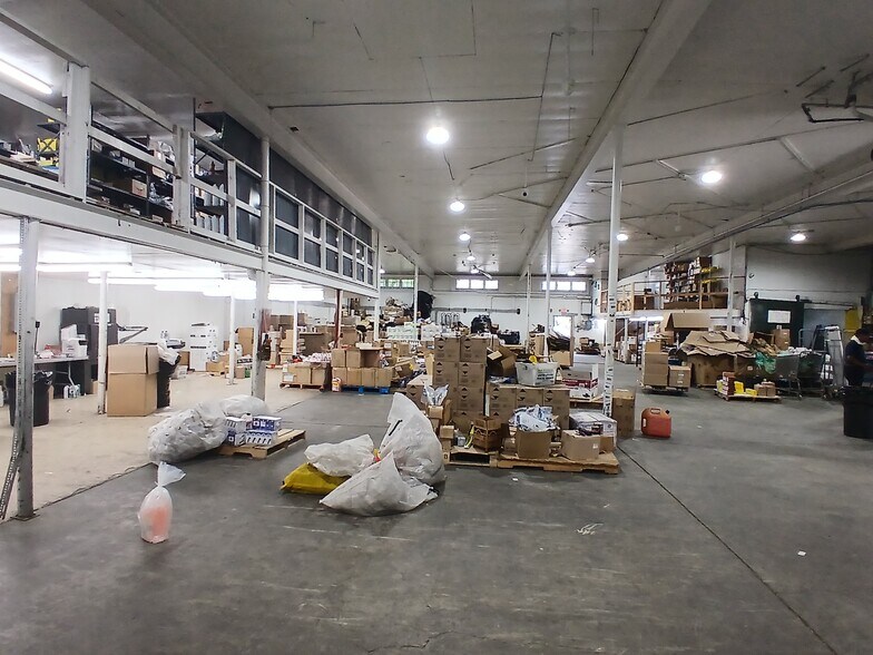 More Photos Of 20 Deyo Pl, Newburgh Warehouse For Sale