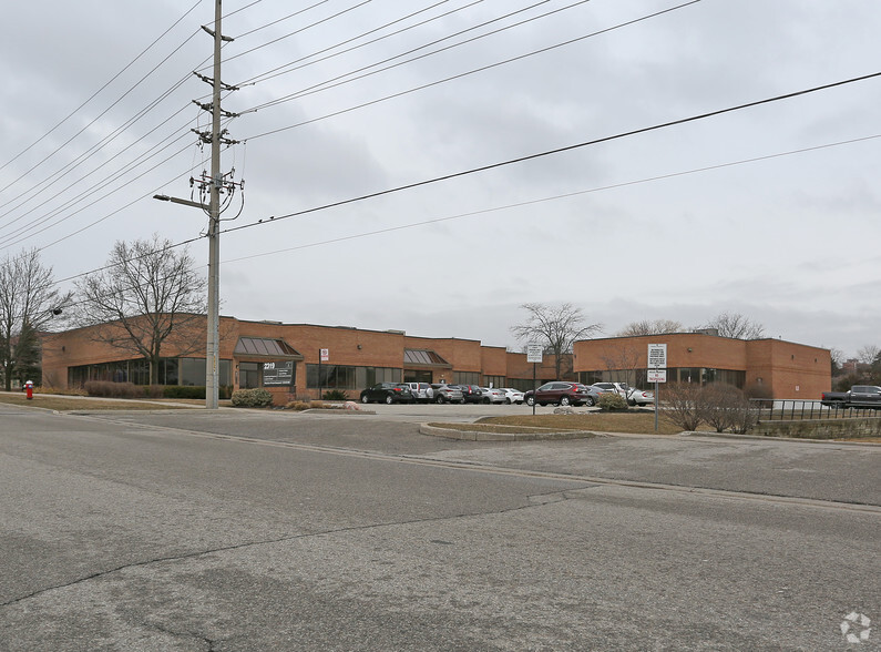 Primary Photo Of 2319 Dunwin Dr, Mississauga Warehouse For Lease