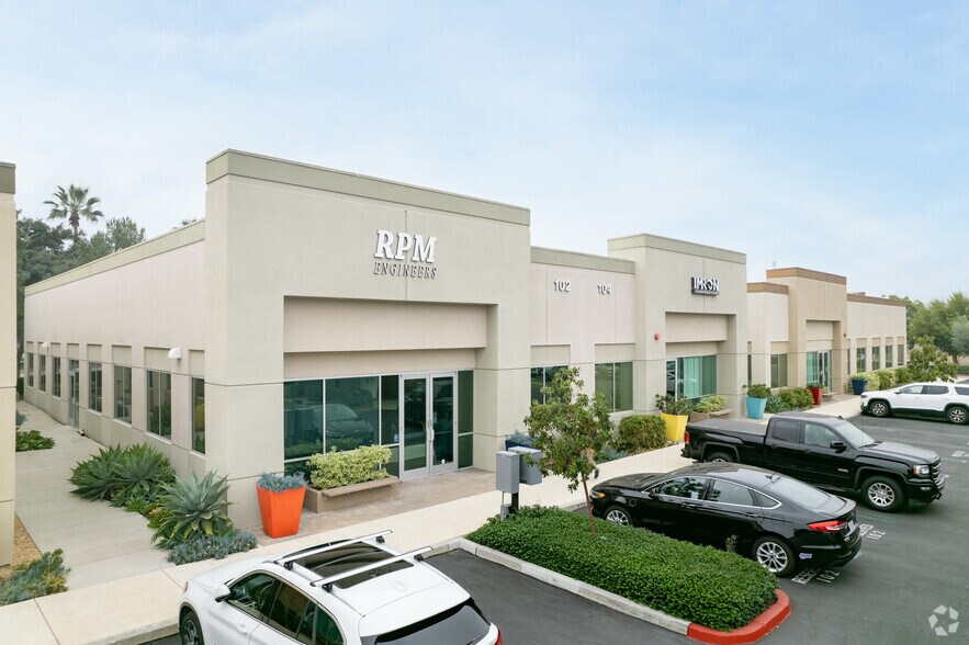 More Photos Of 90 Discovery, Irvine Office For Sale