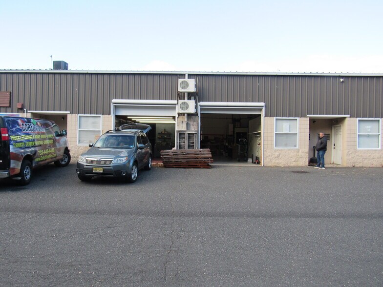 Primary Photo Of 77 Pension Rd, Manalapan Township Warehouse For Lease