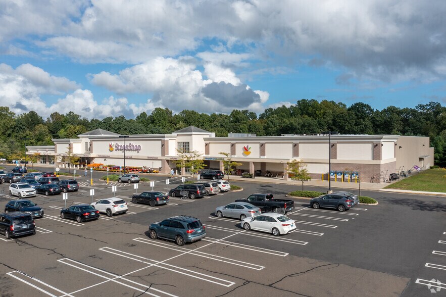 More Photos Of 470-484 Monroe Tpke, Monroe Unknown For Lease