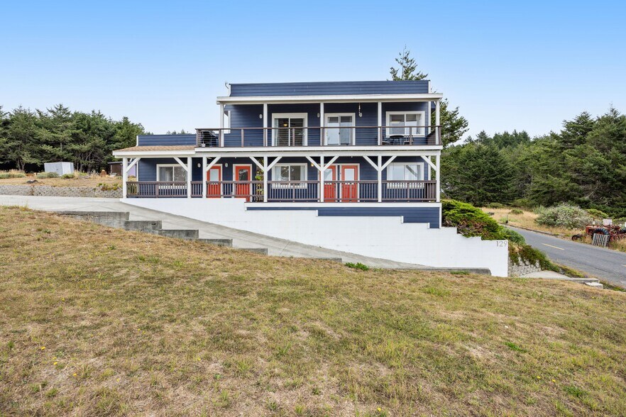 More Photos Of 129 Lower Pacific Dr, Whitethorn General Retail For Sale