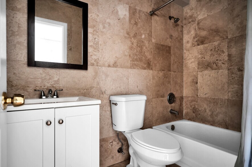 More Photos Of 1421 SW 3rd St, Miami Apartments For Sale