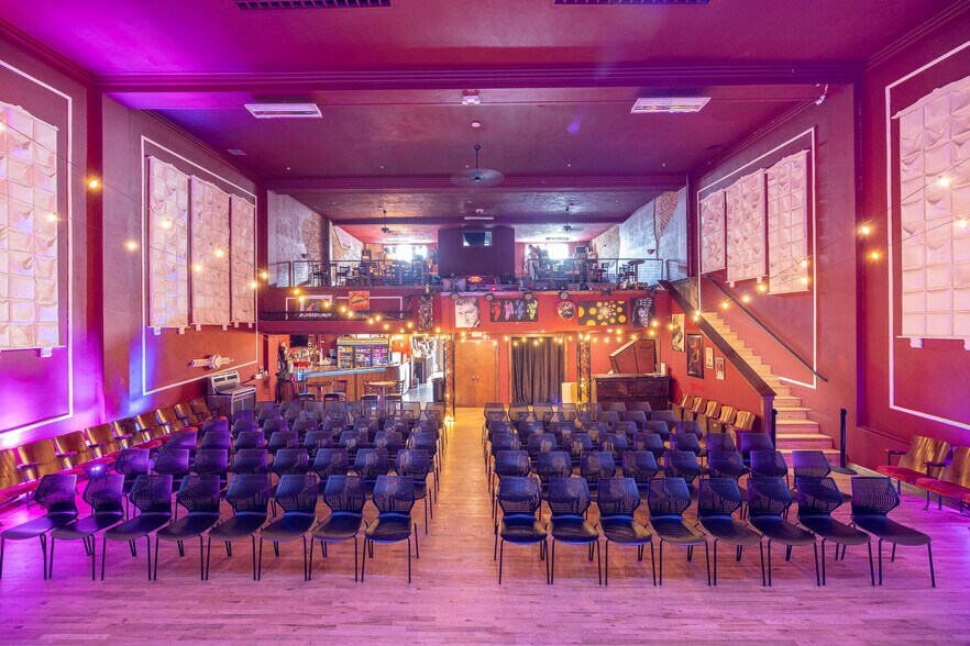 More Photos Of 128 W Central Ave, Bentonville Freestanding For Sale