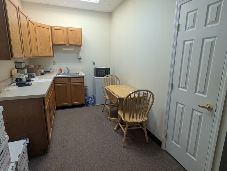 More Photos Of 815 Greenwood Ave, Jenkintown Medical For Sale