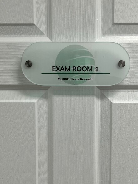 More Photos Of 1104 Kyle Wood Ln, Brandon Medical For Lease